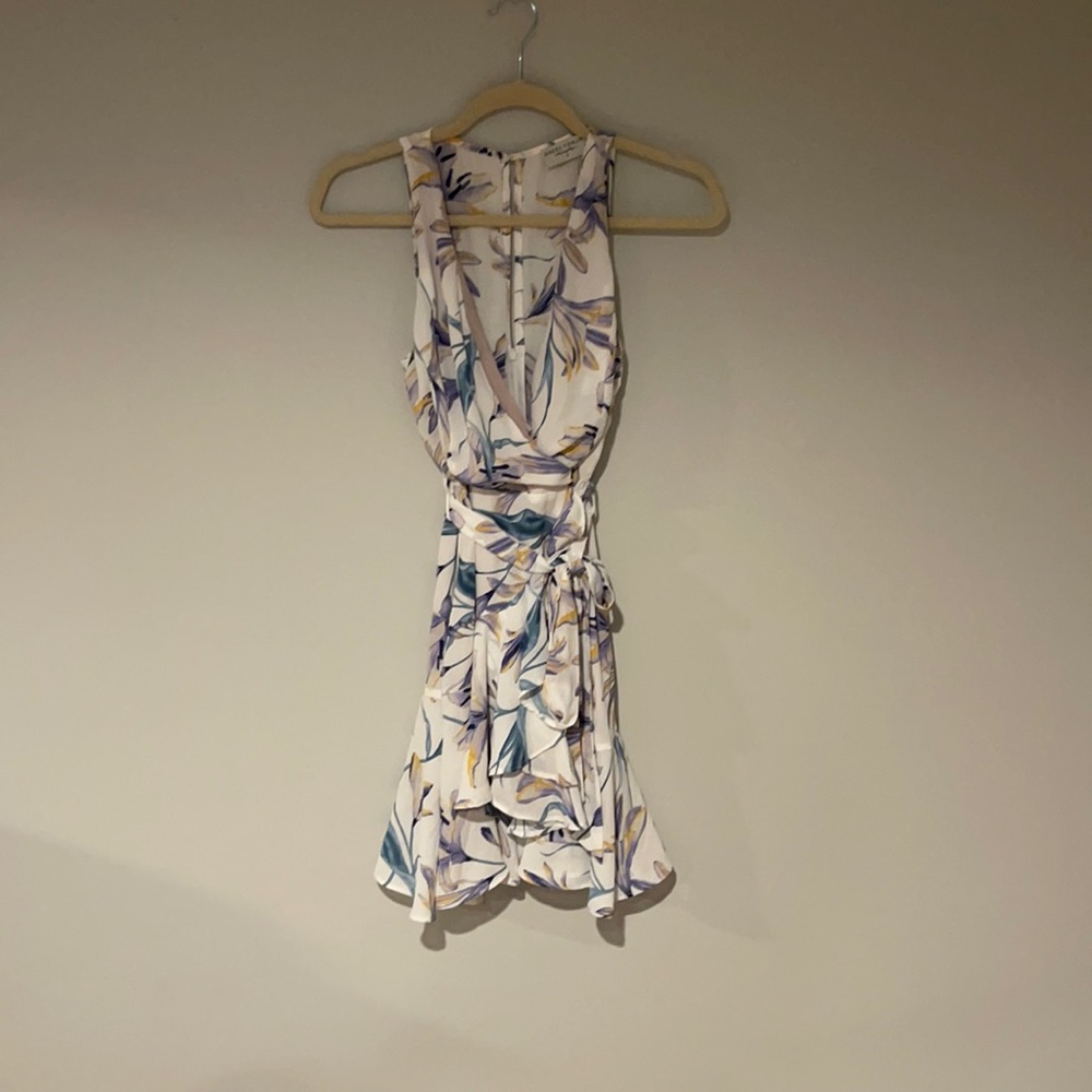 White floral print flowy mini dress